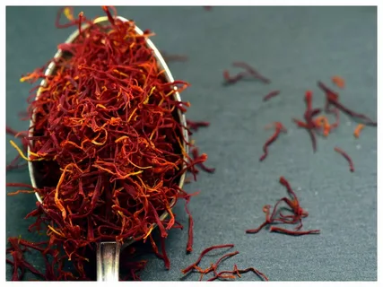 زعفران ثمین با رنگ روشن و کیفیت ممتاز